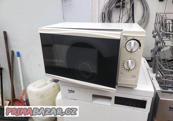 prodam-funkcni-mikrovlnou-troubu-399kc-dovezu