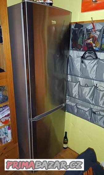 lednice-s-mrazakem-beko-top-stav