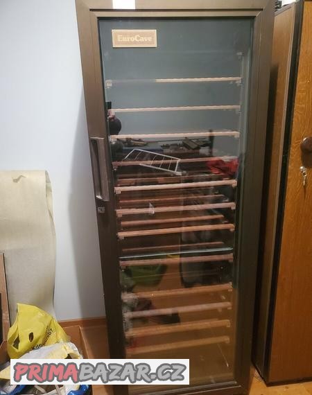 prodam-prosklenou-vinoteku-zn-eurocave