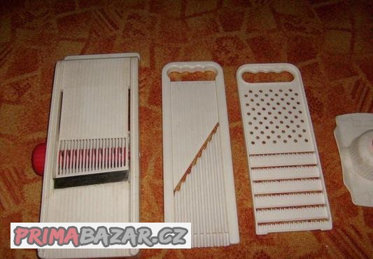 souprava-na-strouhani-a-krajeni