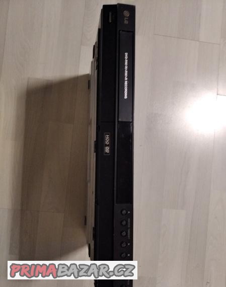 dvd-prehravac-a-prehravac-digitalnich-formatu-pro-televizi