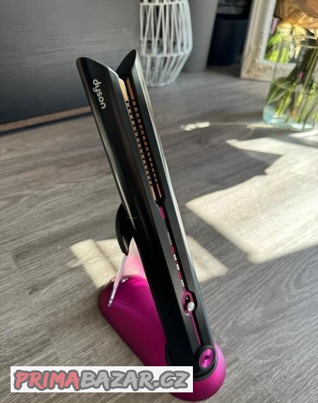 dyson-corrale-fuchsiova-seda