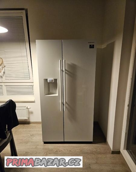 americka-lednice-samsung-rs67n8211ww-bila