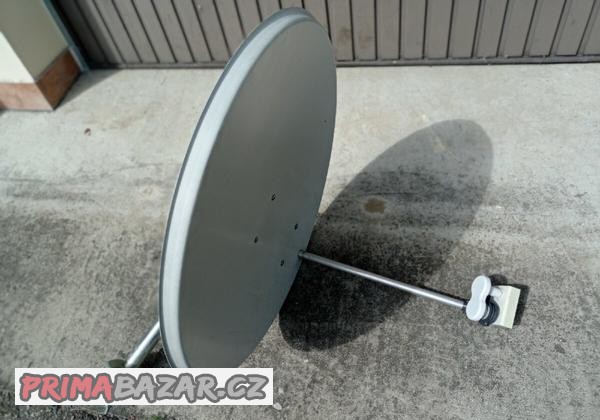 satelitni-parabola-s-drzakem-a-lnb
