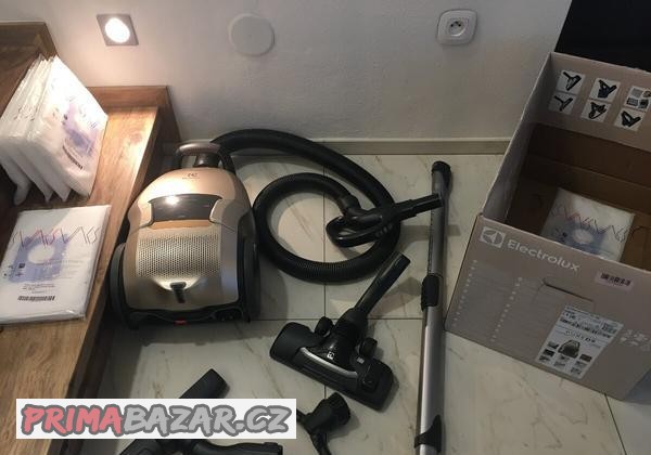 vysavac-electrolux-pure-d9