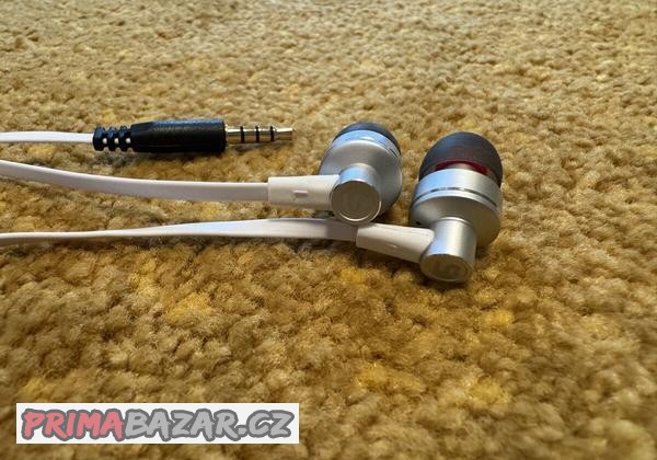 sluchatka-sencor-s-mikrofonem