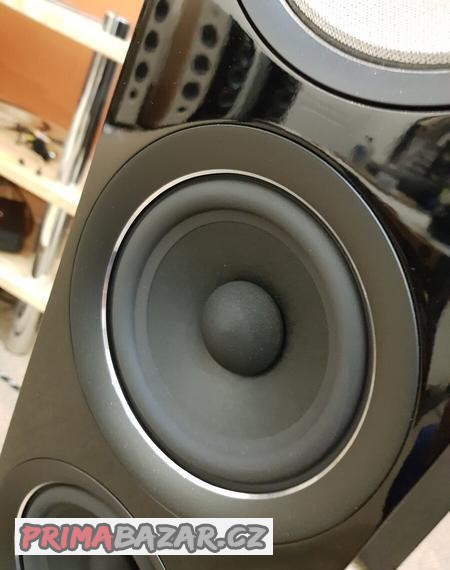 bowers-wilkins-704s2