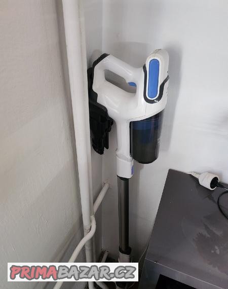 tycovy-vysavac-rowenta