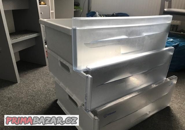 supliky-do-mrazaku-indesit-white-beaa-35-p