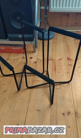 stojany-na-reprosoustavy