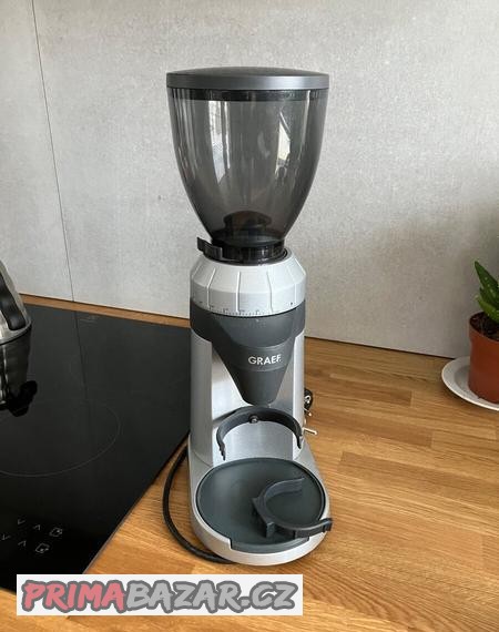 mlynek-graef-cm800