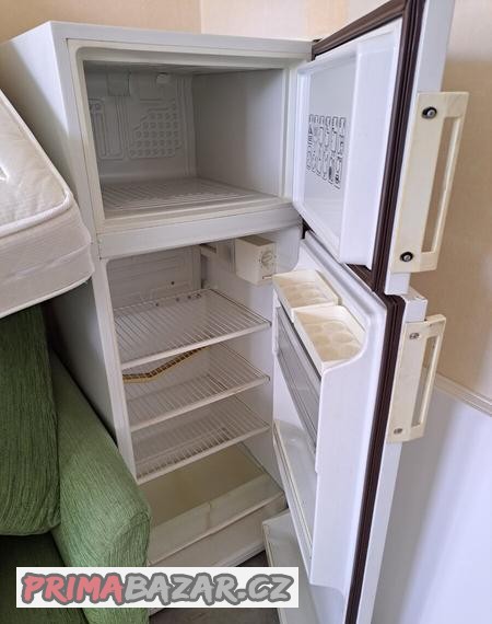lednice-s-mrazakem-calex