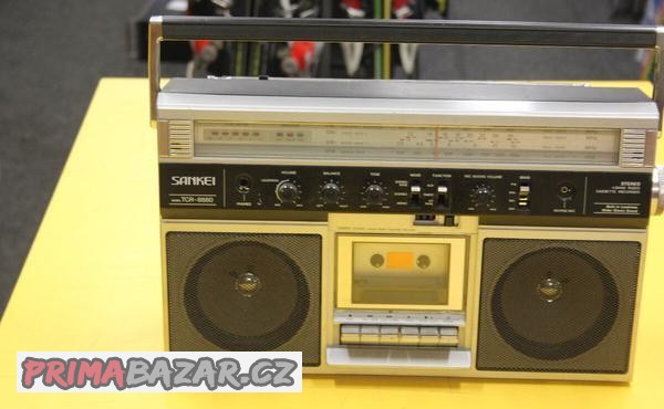 velky-a-tezky-boombox-sansui