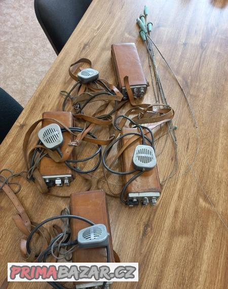 4x-vysilacky-radiove-stanice-tesla-vxw-020-a-anteny