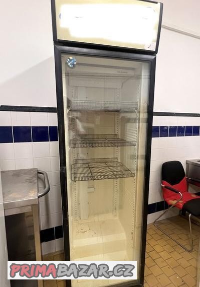 lednice-vitrina