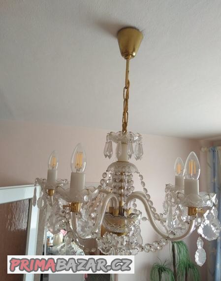 prodam-skleneny-zamecky-lustr-zlata-barva