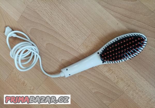 kartac-na-vlasy-fast-hair-straightener-s-darkem