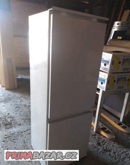 lednice-ikea-vestavena