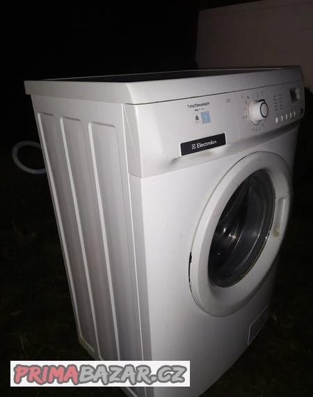pracka-electrolux-malo-pouzivana-v-dobrem-stavu-muzu-dovezt