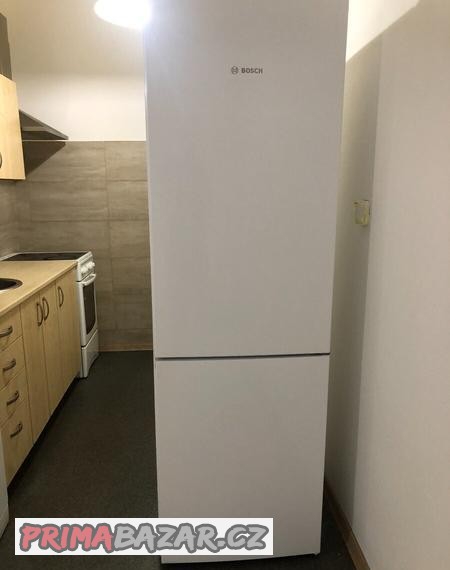 lednice-bosch-kgn36vwed-stari-1-rok-jako-nova