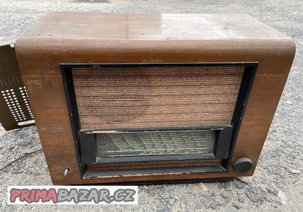 starozitny-radio-prijimac-tesla-klasik-zachovaly