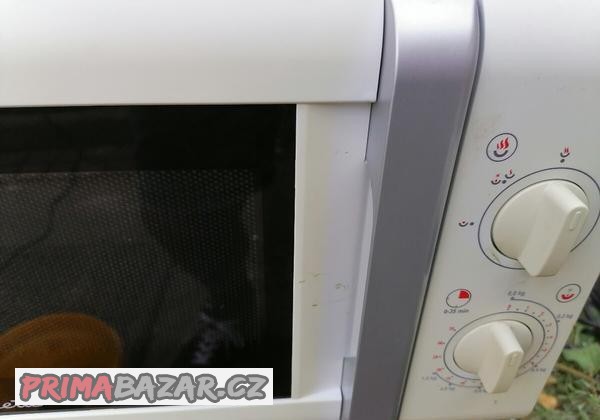mikrovlnka-eta-700-wattu