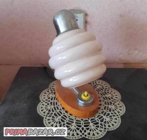 lampicka-na-nocni-stolek