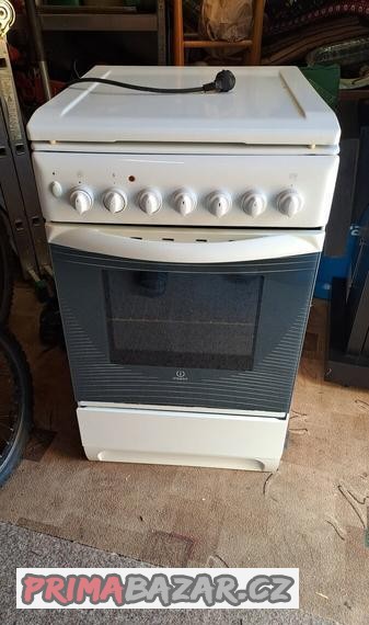 kombinovany-sporak-indesit