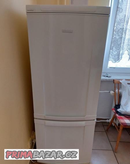 lednice-electrolux-erb29233w