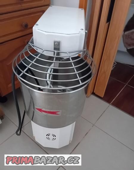 prodam-hnetace-testa