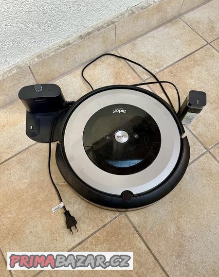 roboticky-vysavac-irobot-roomba-e5-stribrny
