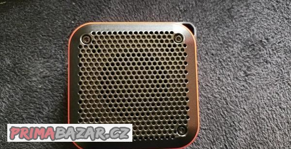 maly-prenosny-bezdratovy-reproduktor