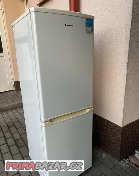 lednicka-s-mrazakem-candy