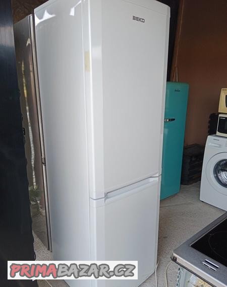 lednice-s-mrazakem-beko