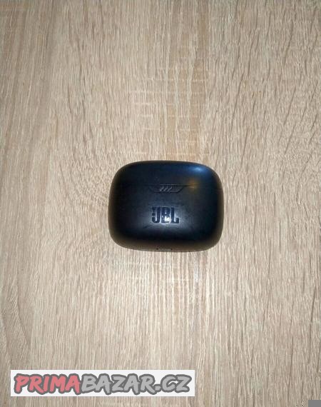jbl-tune-beam-black-sluchatka-s-potlacenim-hluku-anc