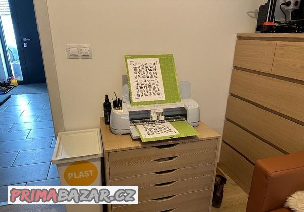 Cricut Maker 3 - řezací plotr s bohatým příslušenstvím