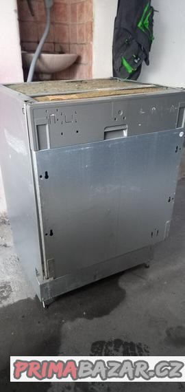 prodam-mycku-vestavenou-bauknecht-60-cm