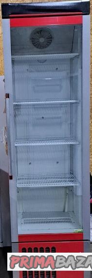 prosklena-lednice-liebherr-429l