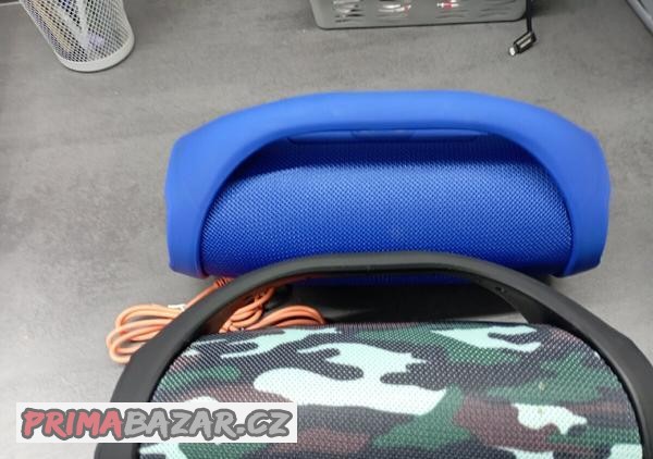 2x-vykonny-vodeodolny-mobilni-reproduktor-bezdratovy