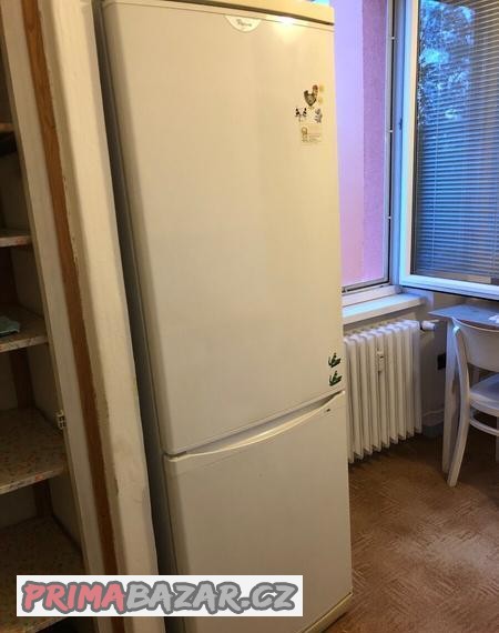 volne-stojici-kombinovana-lednicka-whirlpool-pouzita