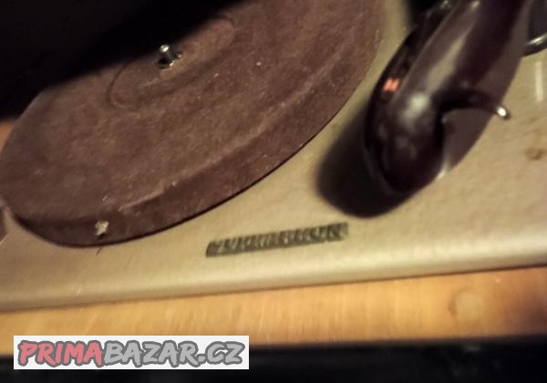 prodam-sberateli-stary-gramofon-v-supliku