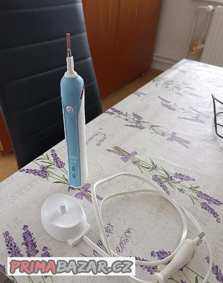 elektricky-zubni-kartacek