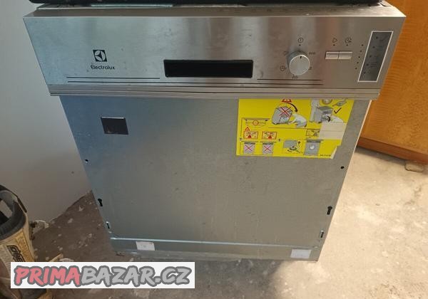 vestavna-electrolux-mycka-60cm