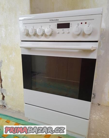 elektricky-sporak-electrolux-sklokeramika-50-cm
