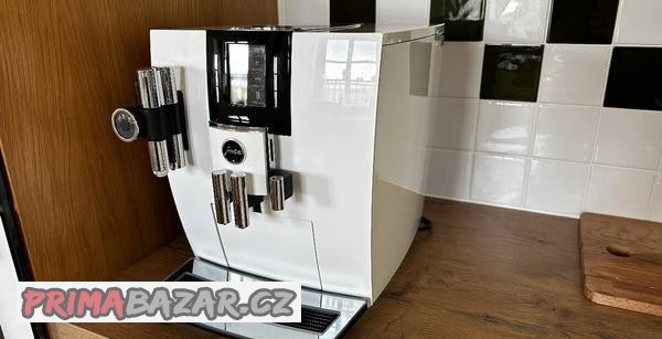 kavovar-jura-j6-super-stav