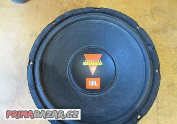 basovy-reproduktor-jbl-gt122