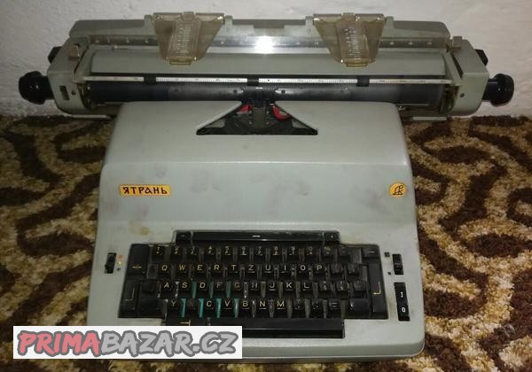 elektricky-psaci-stroj-made-in-ussr