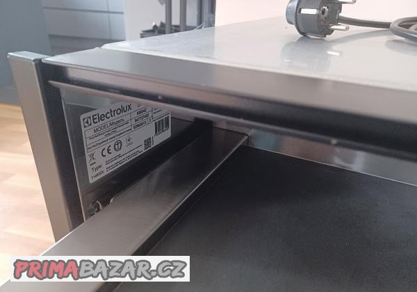 vestavna-ohrevna-zasuvka