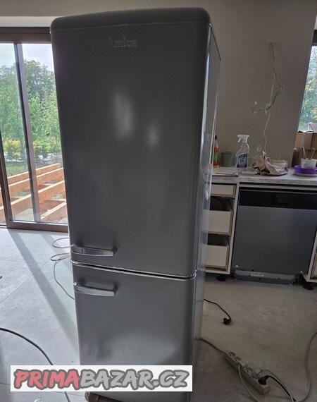 lednicka-s-mazakem-amica