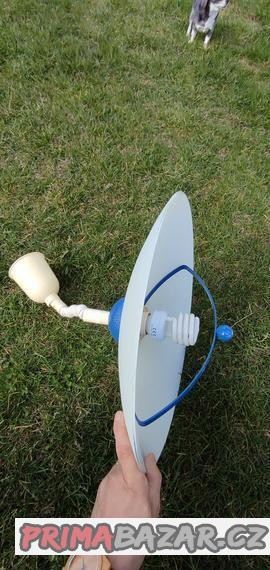 lustr-skleneny-s-kovovym-madlem